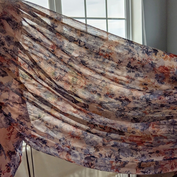 1. State Blouse V-Neck Long Sleeves Sheer Floral Peplum Waist Pink Blues M NWT - Picture 5 of 15